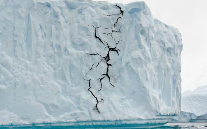 Айсберг размером с Лондон откололся в Антарктиде

