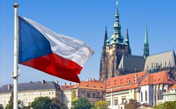Выборы в Чехии: на пост президента претендуют восемь кандидатов
