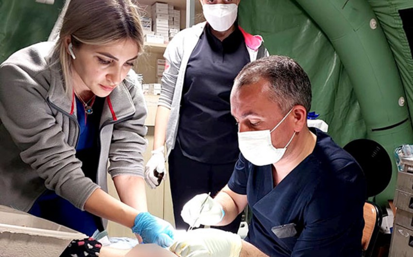 Азербайджанские военные врачи провели 71 операцию и оказали помощь 468 пострадавшим в Турции