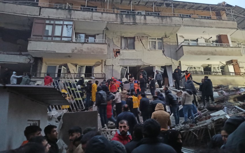 Спасатели извлекли из-под завалов в Малатье 4 азербайджанских студентов