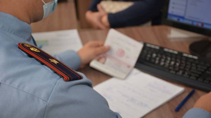 В Казахстане иностранцев обязали иметь загранпаспорт для постоянного проживания в стране
