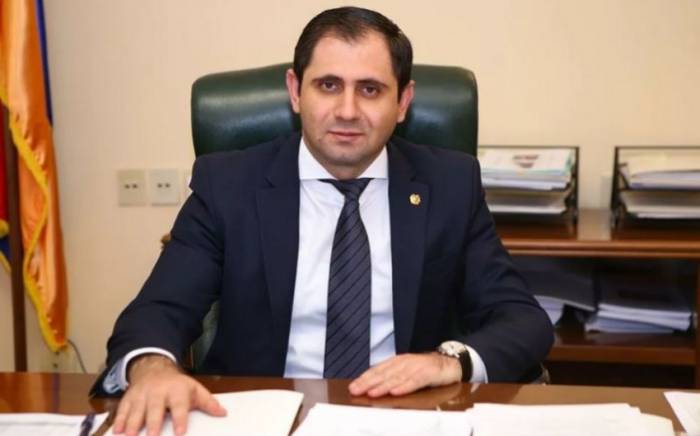 Глава Минобороны Армении подаст в отставку
