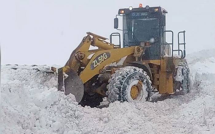 МО: Более 2780 км дорог в Кяльбаджарском, Лачынском и Дашкесанском направлениях очищены от снега
