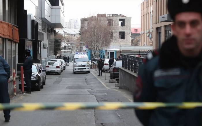 Стрельба в Ереване: ранен директор одного из торговых центров
