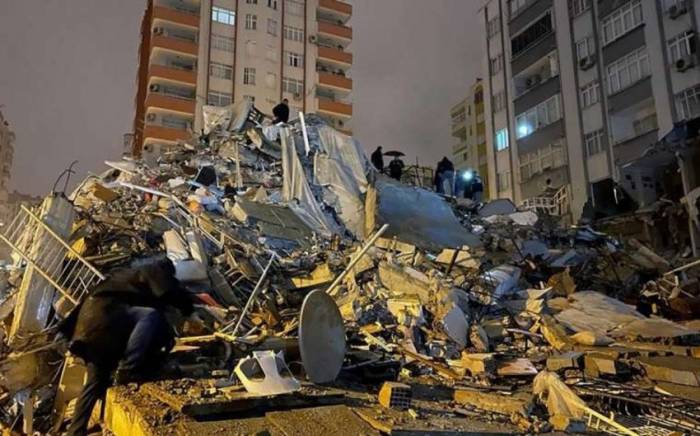В результате землетрясения на востоке Турции один человек погиб, еще 69 получили ранения
