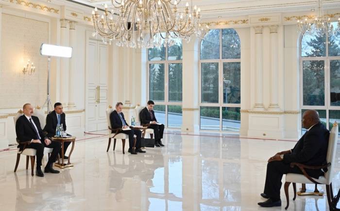 Президент принял верительные грамоты новоназначенного посла Конго в Азербайджане
