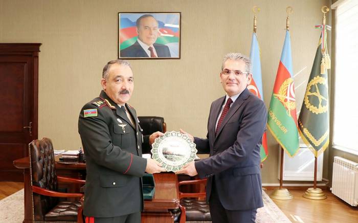 Замминистра обороны Азербайджана встретился с генконсулом Турции в Гяндже
