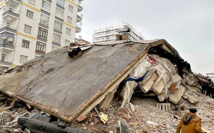 Десять пострадавших от землетрясения в Турции детей получают лечение в Баку
