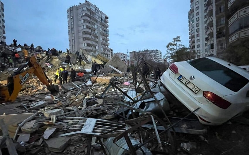 В Кахраманмараше спустя почти 108 часов после землетрясения спасли мужчину