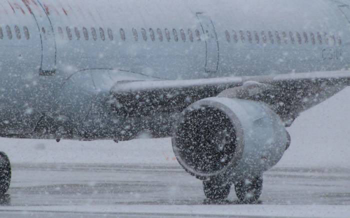 В США отменили более тысячи авиарейсов из-за сильной снежной бури
