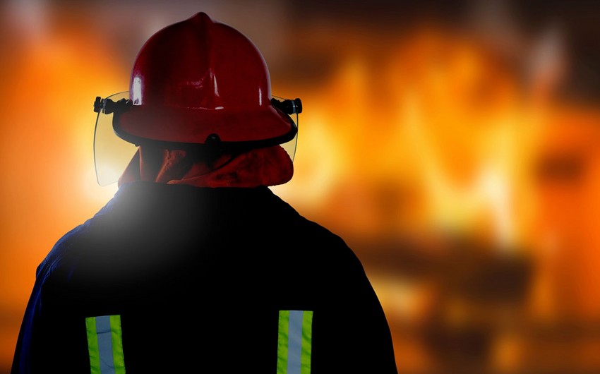 В Сабирабаде 20 сотрудников МЧС отравились при пожаре на хлопковом заводе