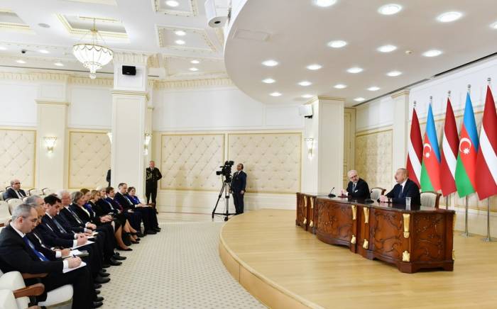 Президенты Азербайджана и Латвии выступили с заявлениями для печати -ФОТО -ОБНОВЛЕНО