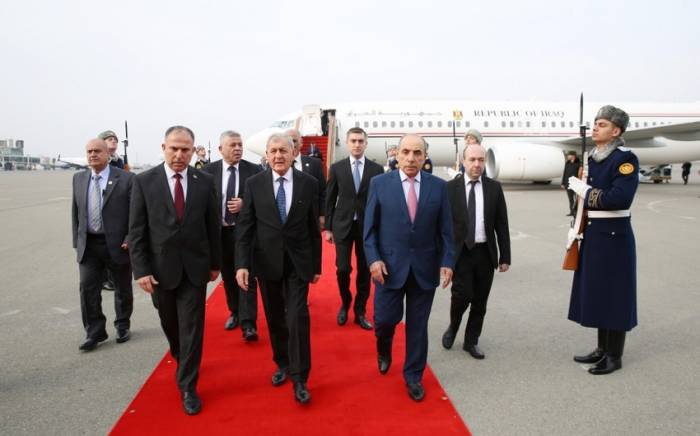 Президент Ирака прибыл с визитом в Азербайджан
