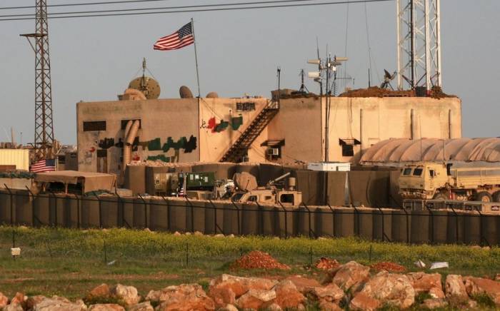 Американскую базу в Сирии обстреляли ракетами
