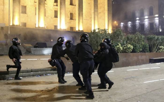 Из-за акций протеста в Тбилиси пострадали 58 сотрудников полиции
