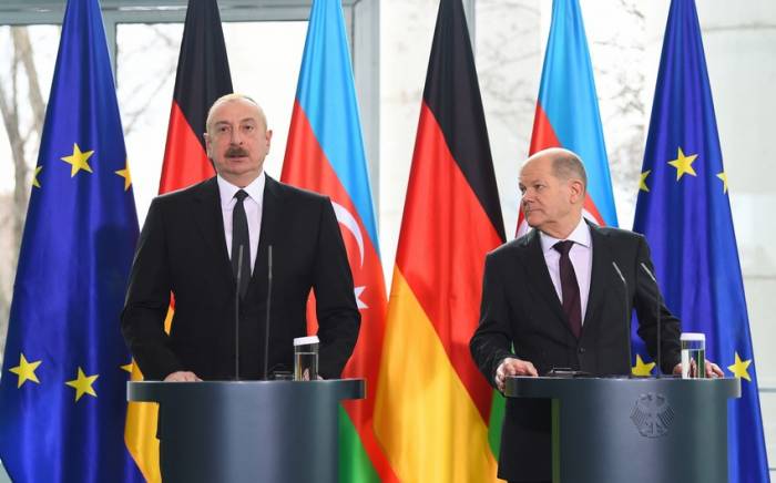 Президент: В будущем Азербайджан будет экспортировать в Европу не только газ, но и "зеленую" энергию
