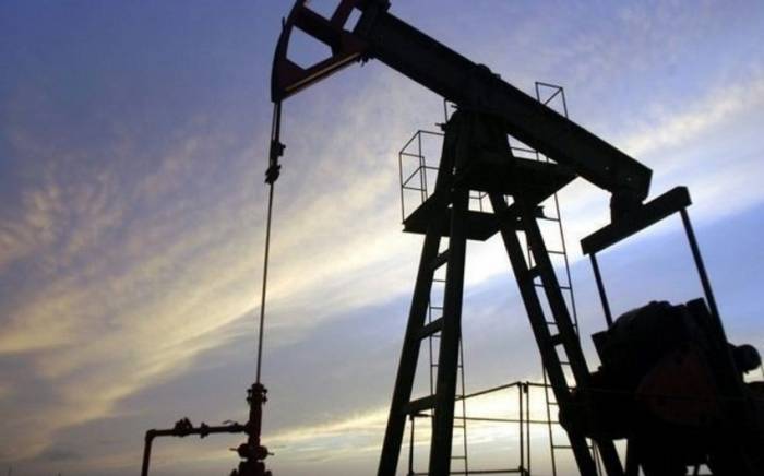 Азербайджанская нефть подешевела более чем на 3%
