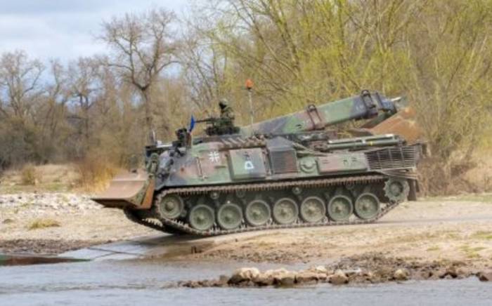 Германия передала Украине инженерные танки Dachs и пулеметы для танков Leopard
