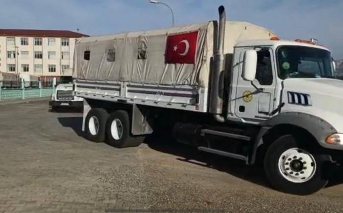 В Баку возвращается доставившая гумпомощь в Турцию вторая автоколонна МЧС -ФОТО -ВИДЕО
