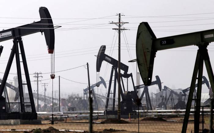Азербайджан экспортировал 80% добытой нефти и 54% газа в этом году
