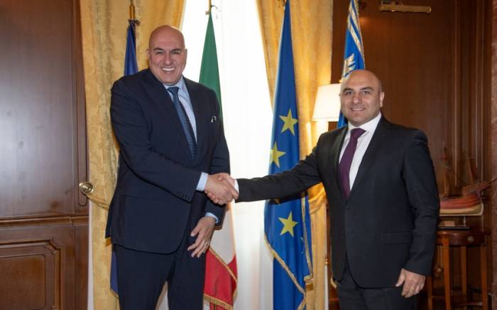 Министр обороны Италии принял посла Азербайджана
