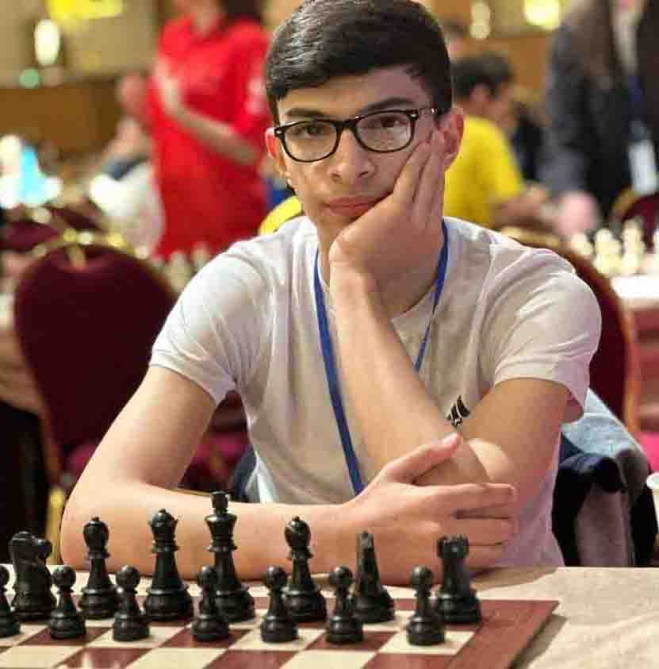 Азербайджанский шахматист завоевал серебряную медаль на чемпионате мира
