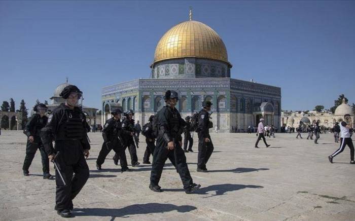 Израильская полиция сообщила о задержании 350 человек в мечети Аль-Акса
