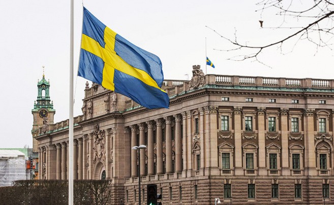 Суд в Швеции отменил запрет на сожжение Корана во время демонстраций
