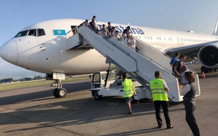 В Астане на 6,5 часов задержали вылет самолета из-за угрозы взрыва

