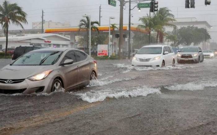 Губернатор Флориды ввел режим ЧС из-за наводнения
