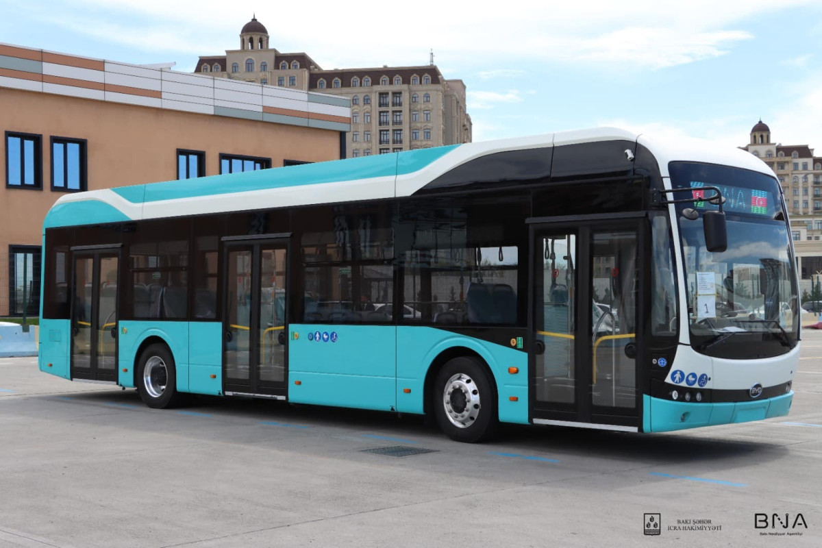 В Баку доставлен первый электробус
