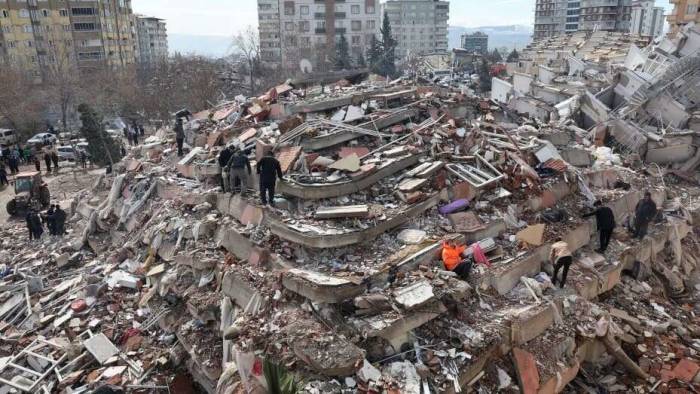 Число погибших при землетрясениях в Турции увеличилось до 50 399 человек
