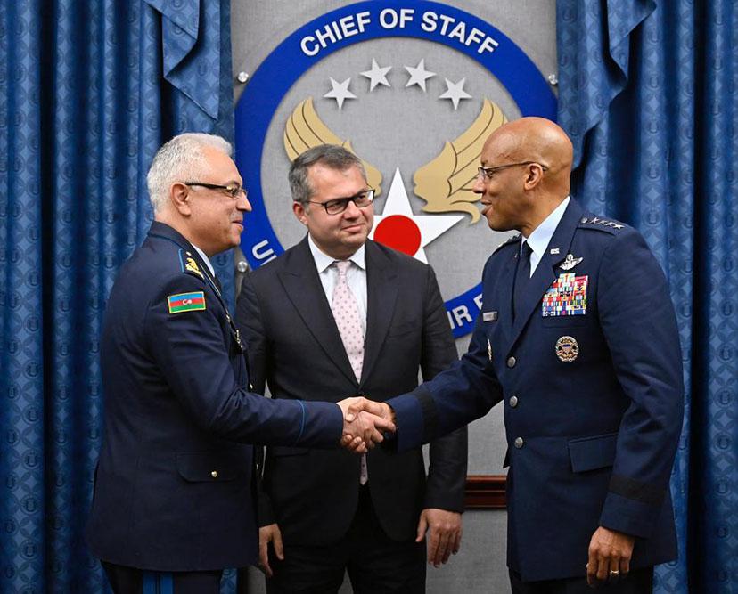 Командующий ВВС Азербайджана совершил визит в США
