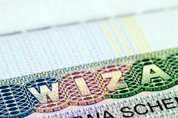Названа дата введения цифровых шенгенских виз для туристов

