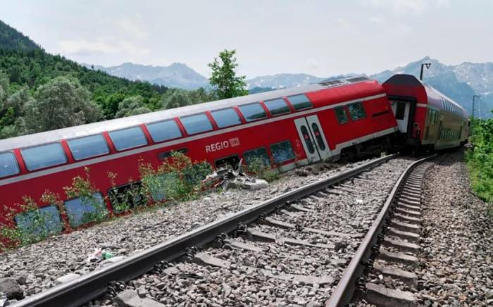 В Шри-Ланке три вагона пассажирского поезда сошли с рельсов, есть пострадавшие
