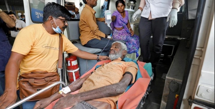 В Индии из-за отравления поддельным алкоголем умерли 32 человека