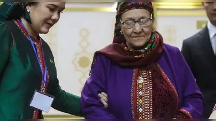 Умерла мать бывшего президента Туркменистана Гурбангулы Бердымухамедова
