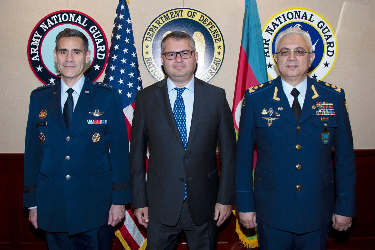 Командующий ВВС Азербайджана встретился с главой Бюро Нацгвардии США
