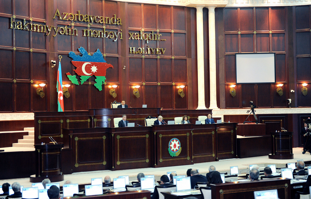 В парламенте Азербайджана осудили теракт в отношении Фазиля Мустафы
