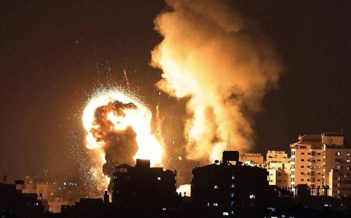 В израильской армии заявили, что ВВС страны наносят удары по сектору Газа
