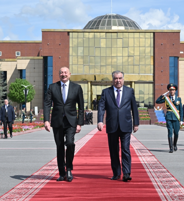 Завершился государственный визит президента Азербайджана в Таджикистан
