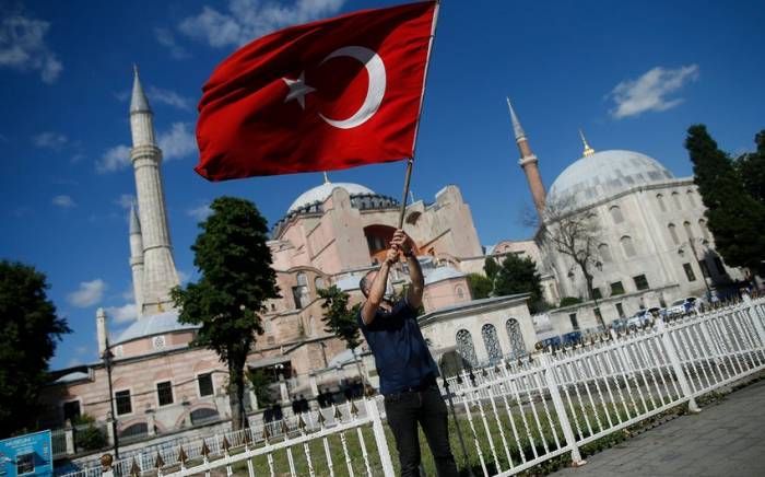 TRT: Состав депутатов от правящей в Турции партии после выборов сменится на 70%
