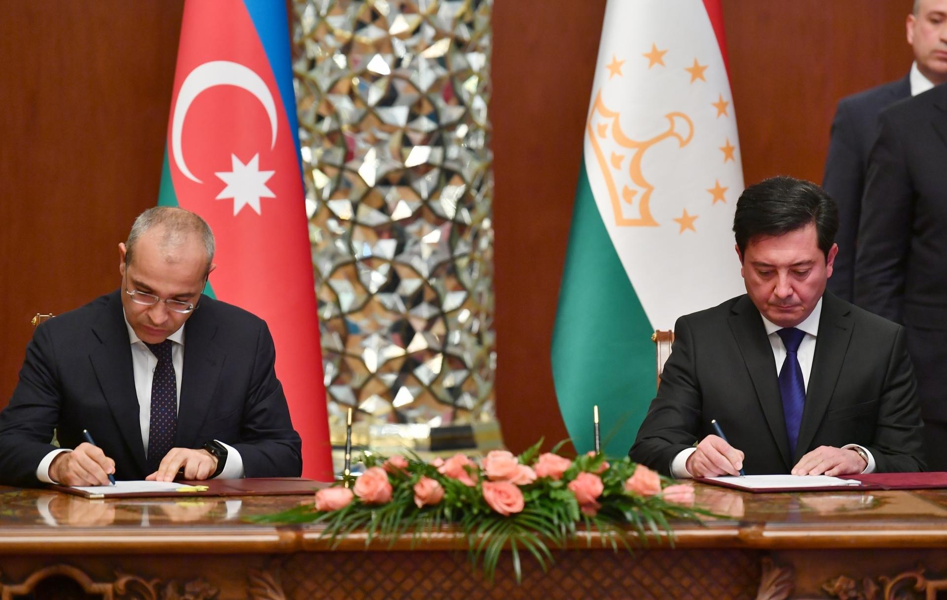 Фото президента Таджикистана.