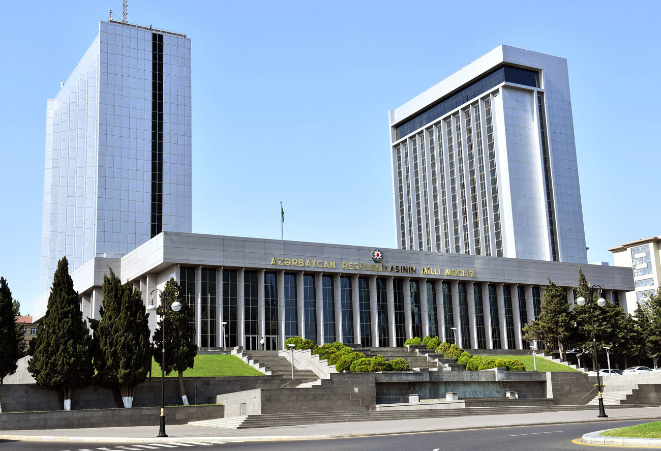 Милли Меджлис принял заявление о предвзятом отношении Франции к Азербайджану
