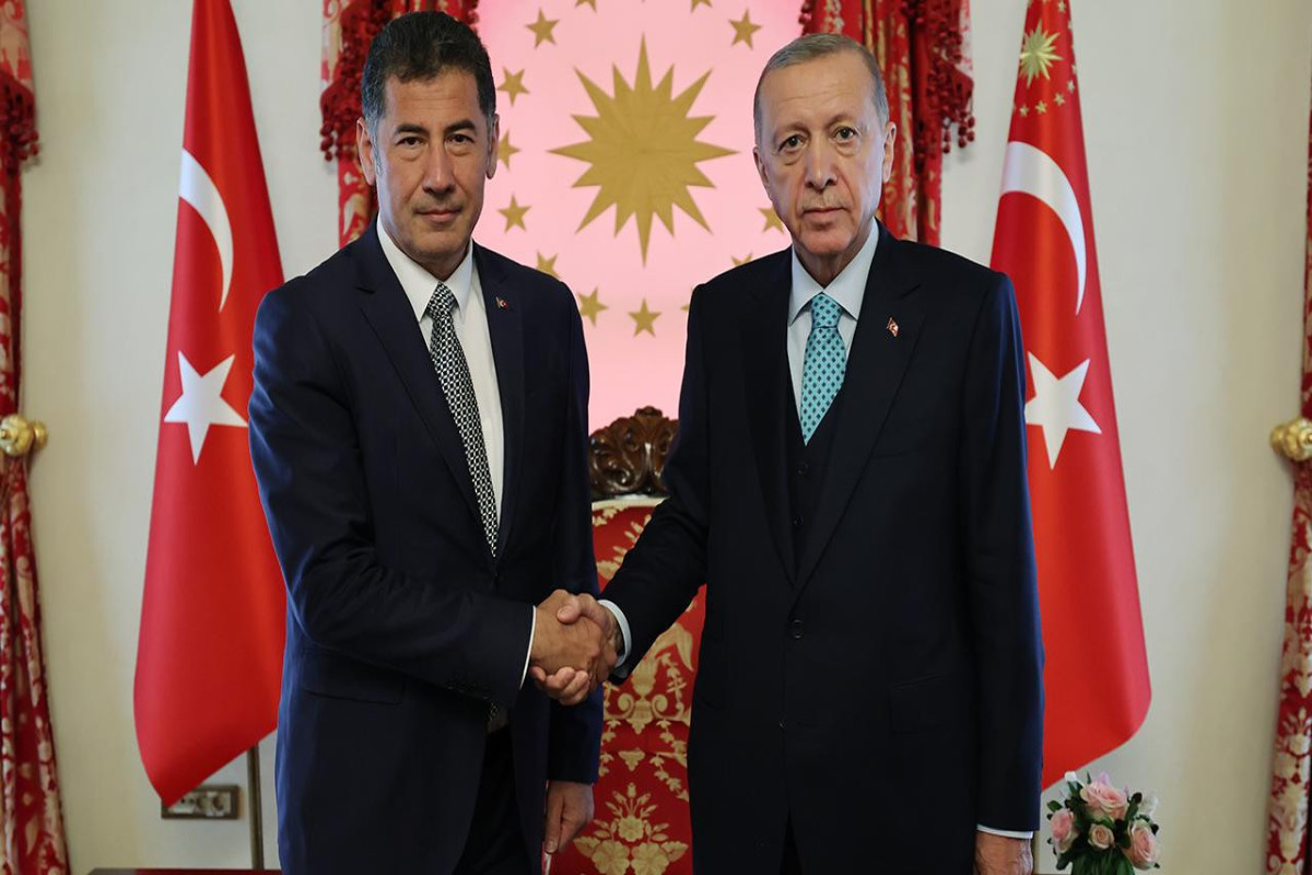 Не прошедший во второй тур выборов президента Турции Оган призвал голосовать за Эрдогана
