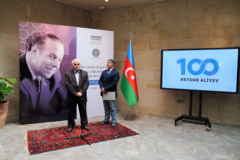 В Бакинском доме фотографии открылась уникальная выставка фотографий, посвященная памяти Гейдара Алиева
