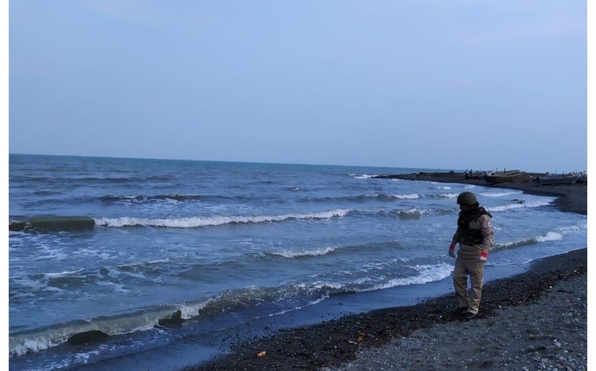 В Лянкяране на пляже обнаружили мину
