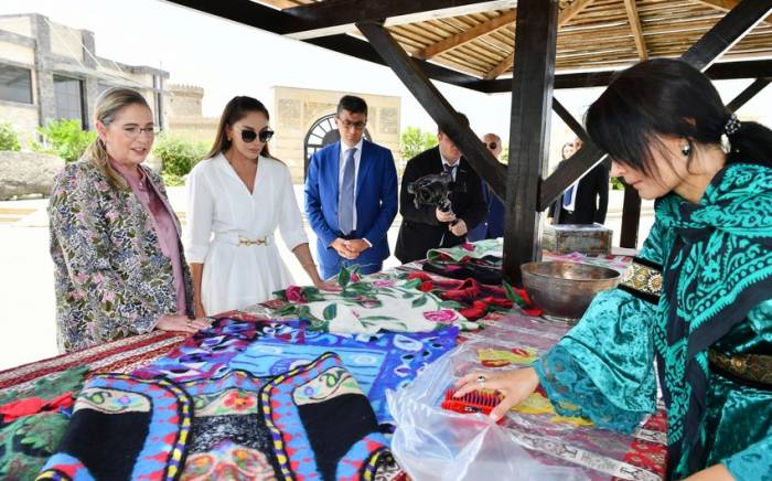 Первые леди Азербайджана и Израиля побывали в Археолого-этнографическом музейном комплексе Гала
