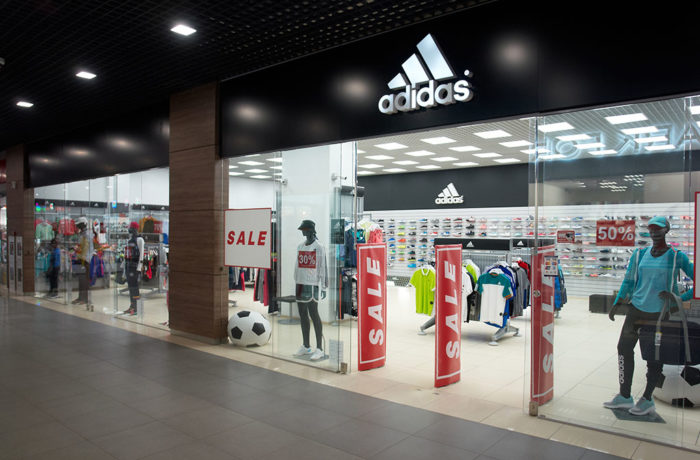 СМИ: Adidas хочет продать бизнес в России