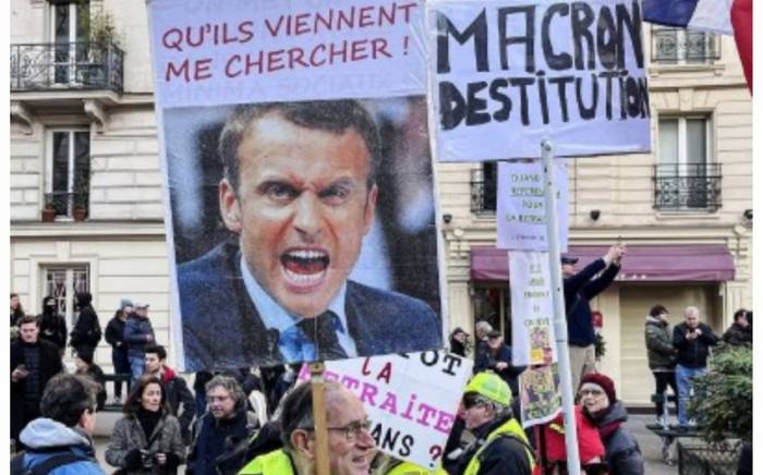 Во Франции запретили митинги против Макрона у мемориала герою Мулену
